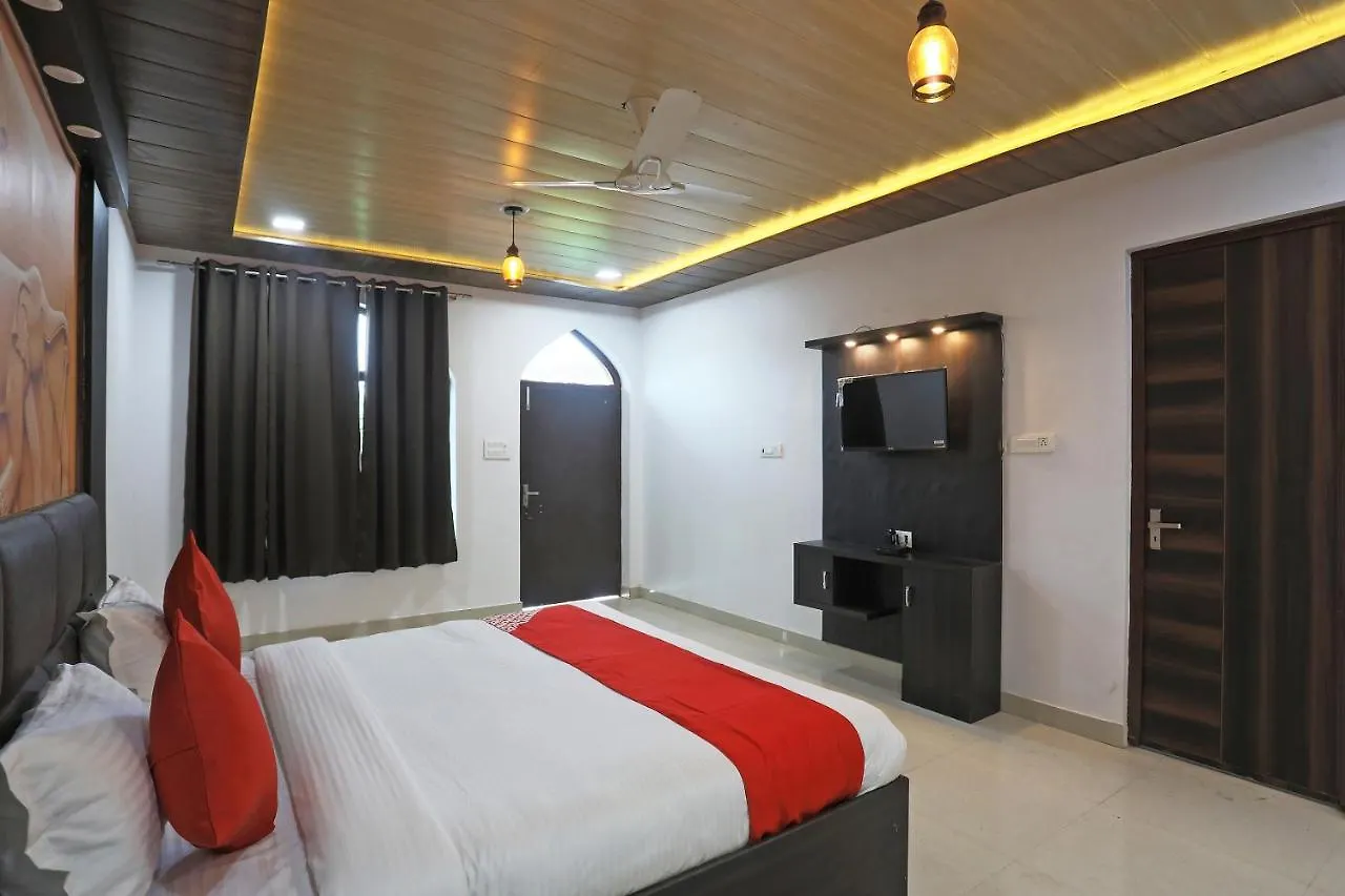 Hotel Oyo 40232 Paradise Mahal