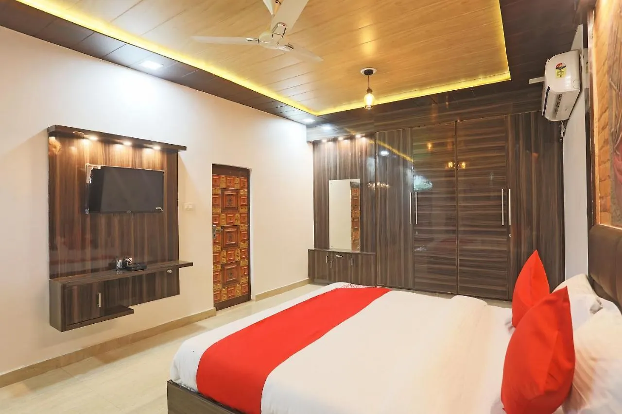 *** Hotel Oyo 40232 Paradise Mahal India